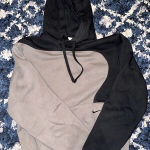 Nike Men's Two-Tone Black and Gray Hoodie
